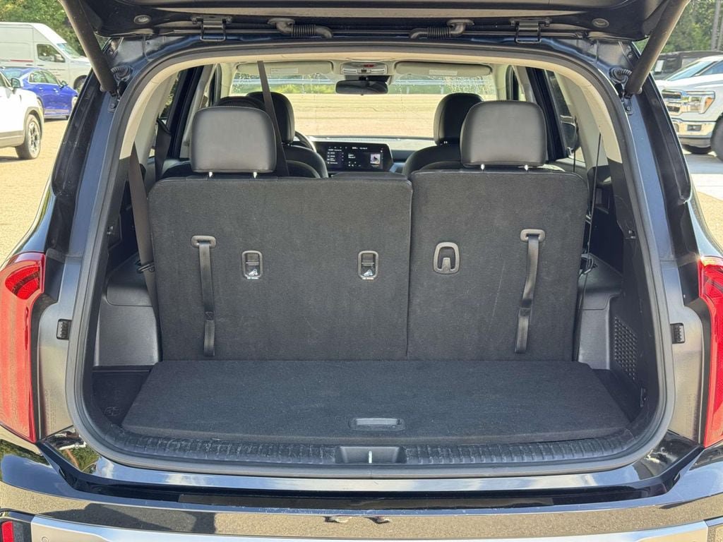 Used 2025 Kia Telluride S AWD/4WD image 17