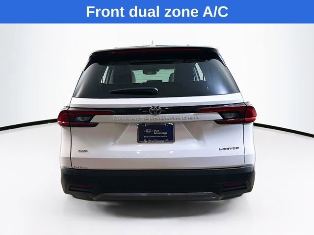 Used 2025 Toyota Grand Highlander AWD image 4
