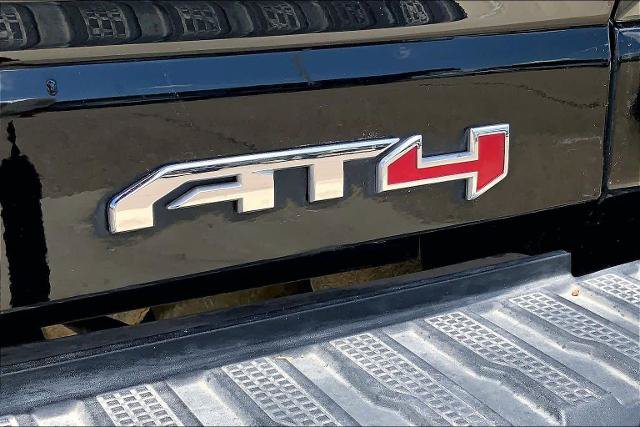 Used 2025 GMC Sierra 2500 AT4 w/ AT4 Premium Plus Package AWD/4WD image 10