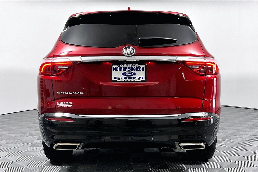 Used 2024 Buick Enclave Essence w/ Technology Package FWD image 4
