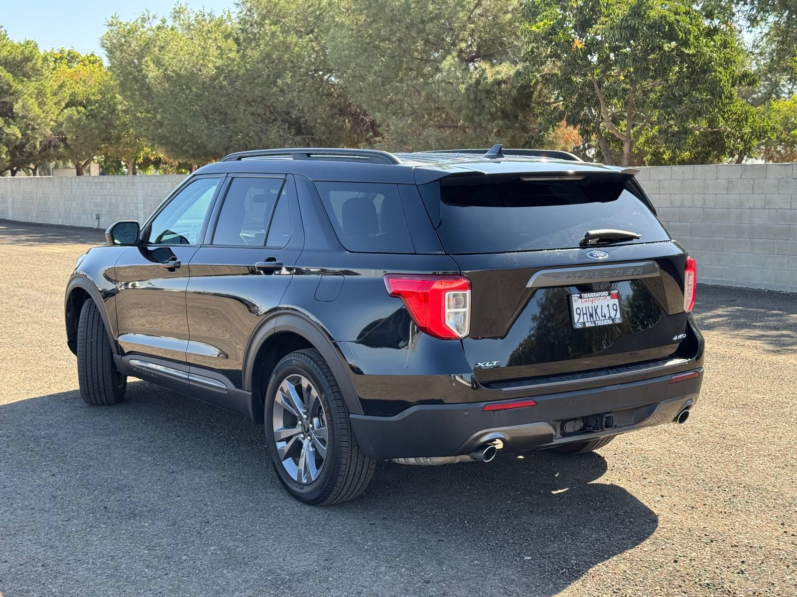 Certified 2023 Ford Explorer XLT w/ Equipment Group 202A AWD/4WD image 6