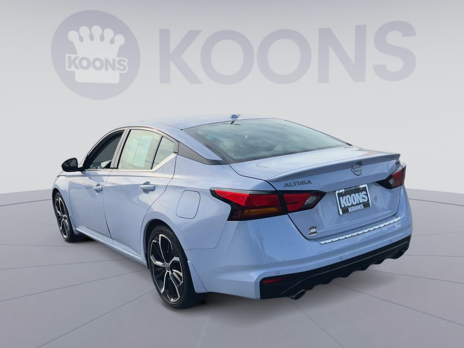 Used 2023 Nissan Altima 2.5 SR w/ SR Premium Package image 9