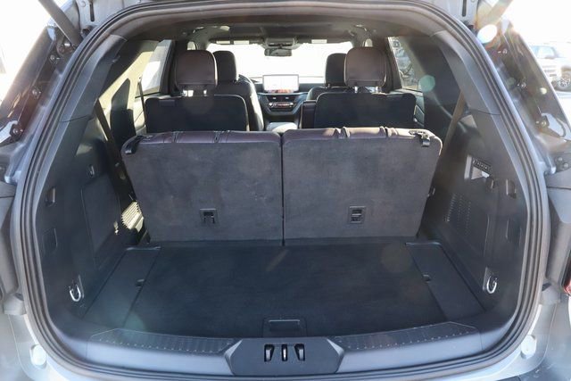 Certified 2025 Ford Explorer Platinum w/ LUX Leather Package AWD/4WD image 8
