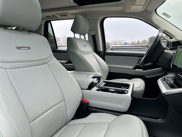 Certified 2025 Ford Expedition Platinum image 17