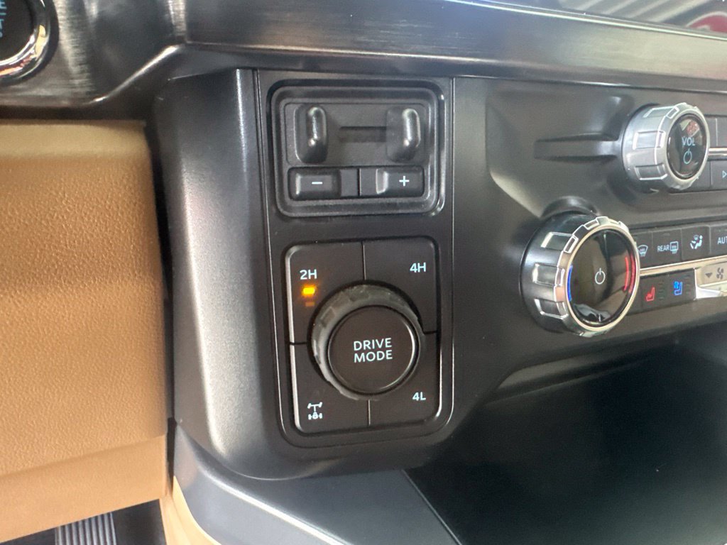 Certified 2025 Ford F250 Lariat w/ Lariat Ultimate Package AWD/4WD image 13
