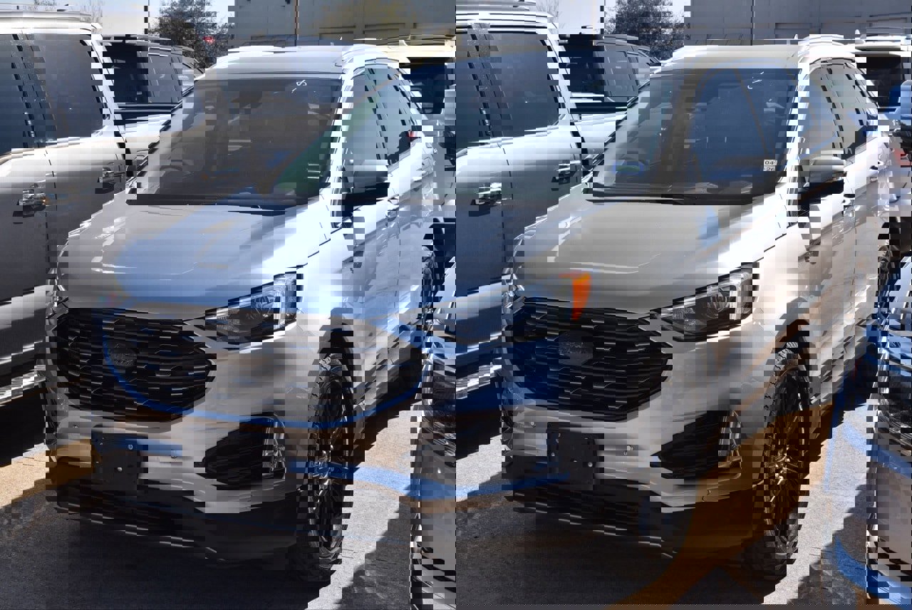 Certified 2022 Ford Edge Titanium image 2