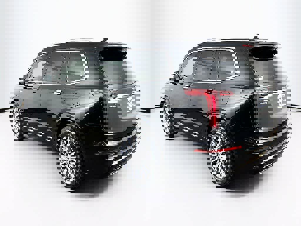 Used 2024 Cadillac XT6 Premium Luxury image 3