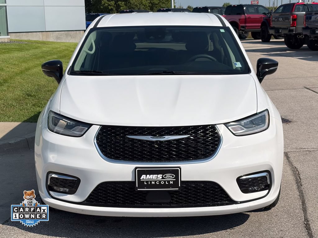 Used 2024 Chrysler Pacifica Touring-L FWD image 8