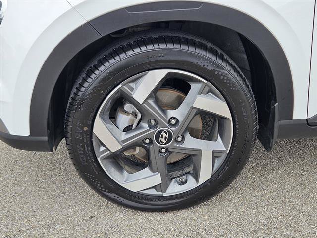 Used 2025 Hyundai Venue SEL FWD image 9