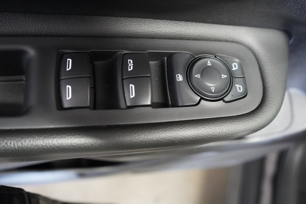 Used 2024 GMC Terrain SLE AWD/4WD image 30