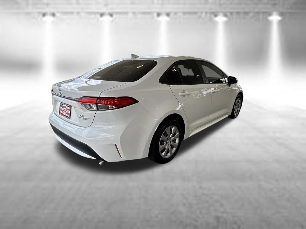 Used 2022 Toyota Corolla LE FWD image 4