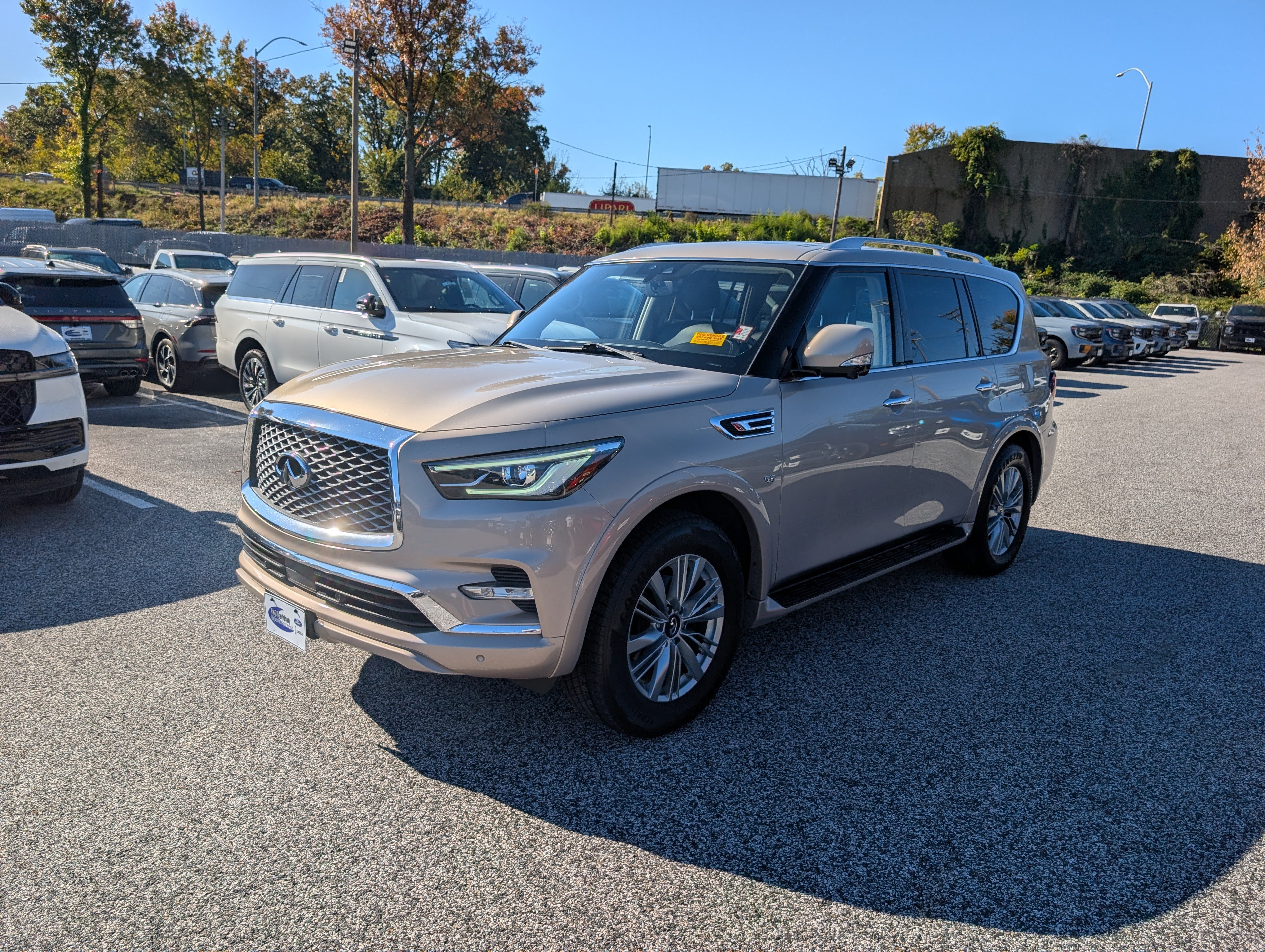 Used 2019 INFINITI QX80 Luxe w/ Proassist Package AWD/4WD image 2