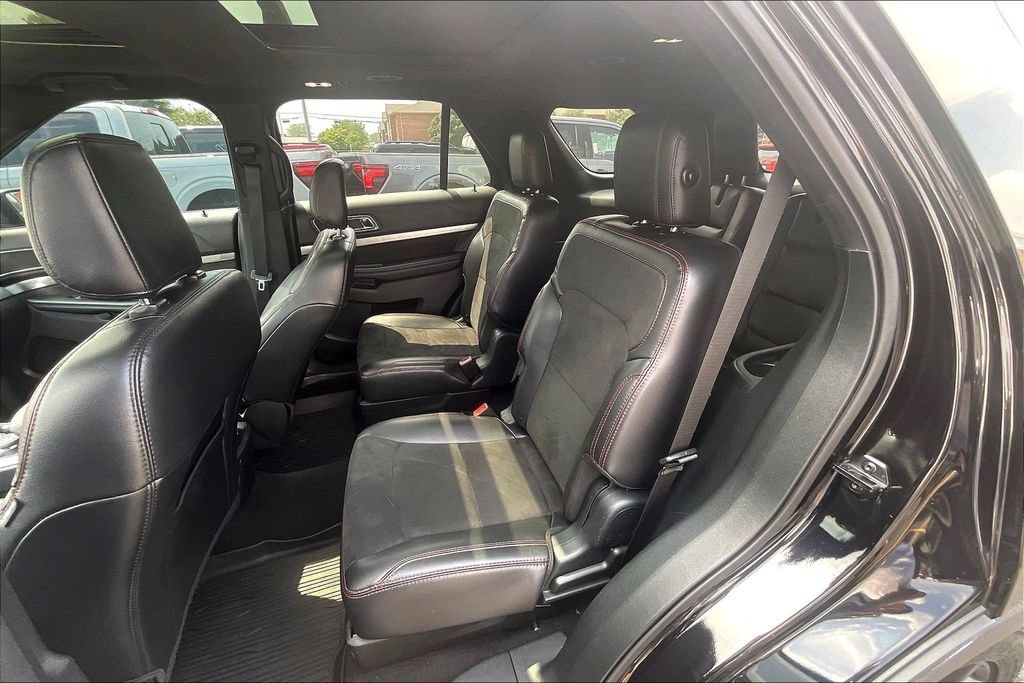 Certified 2019 Ford Explorer XLT w/ Equipment Group 202A AWD/4WD image 25
