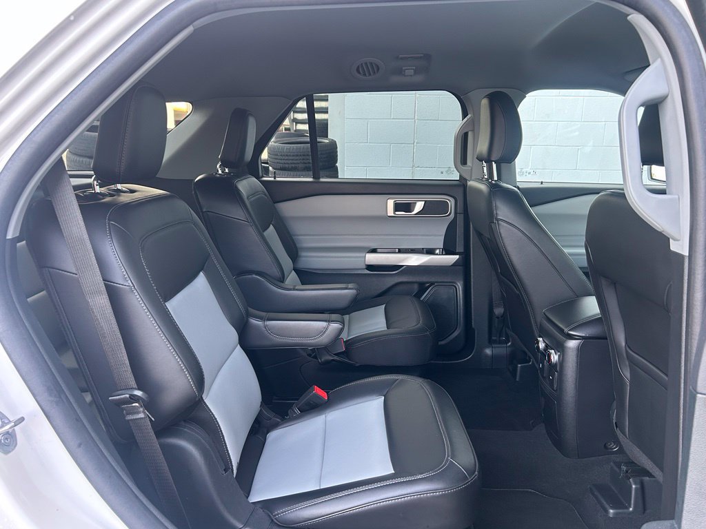 Certified 2024 Ford Explorer XLT w/ Equipment Group 202A AWD/4WD image 28
