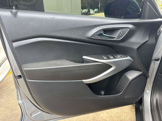 Used 2024 Chevrolet Trax RS FWD image 18