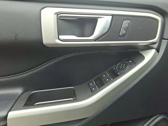 Certified 2022 Ford Explorer XLT image 10
