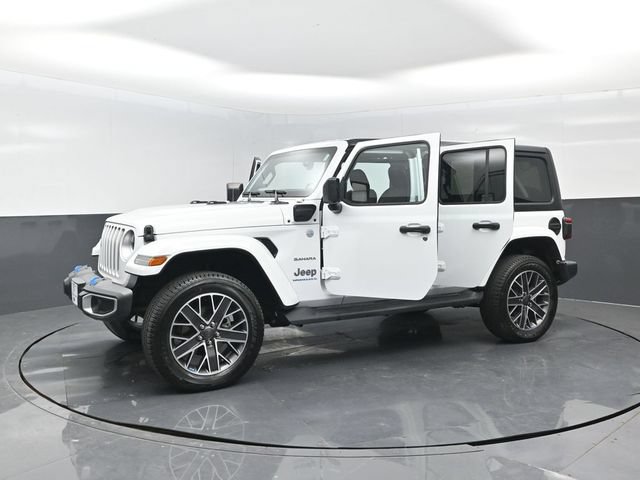 Used 2023 Jeep Wrangler Unlimited Sahara w/ Cold Weather Group AWD/4WD image 28