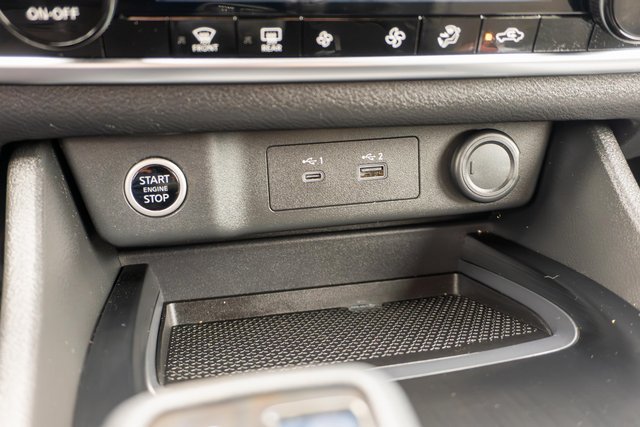 Used 2021 Nissan Rogue SV AWD/4WD image 26
