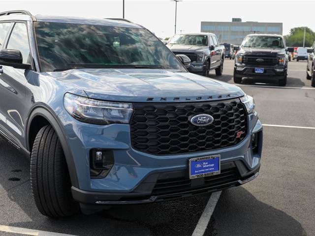 Certified 2025 Ford Explorer ST AWD/4WD image 8