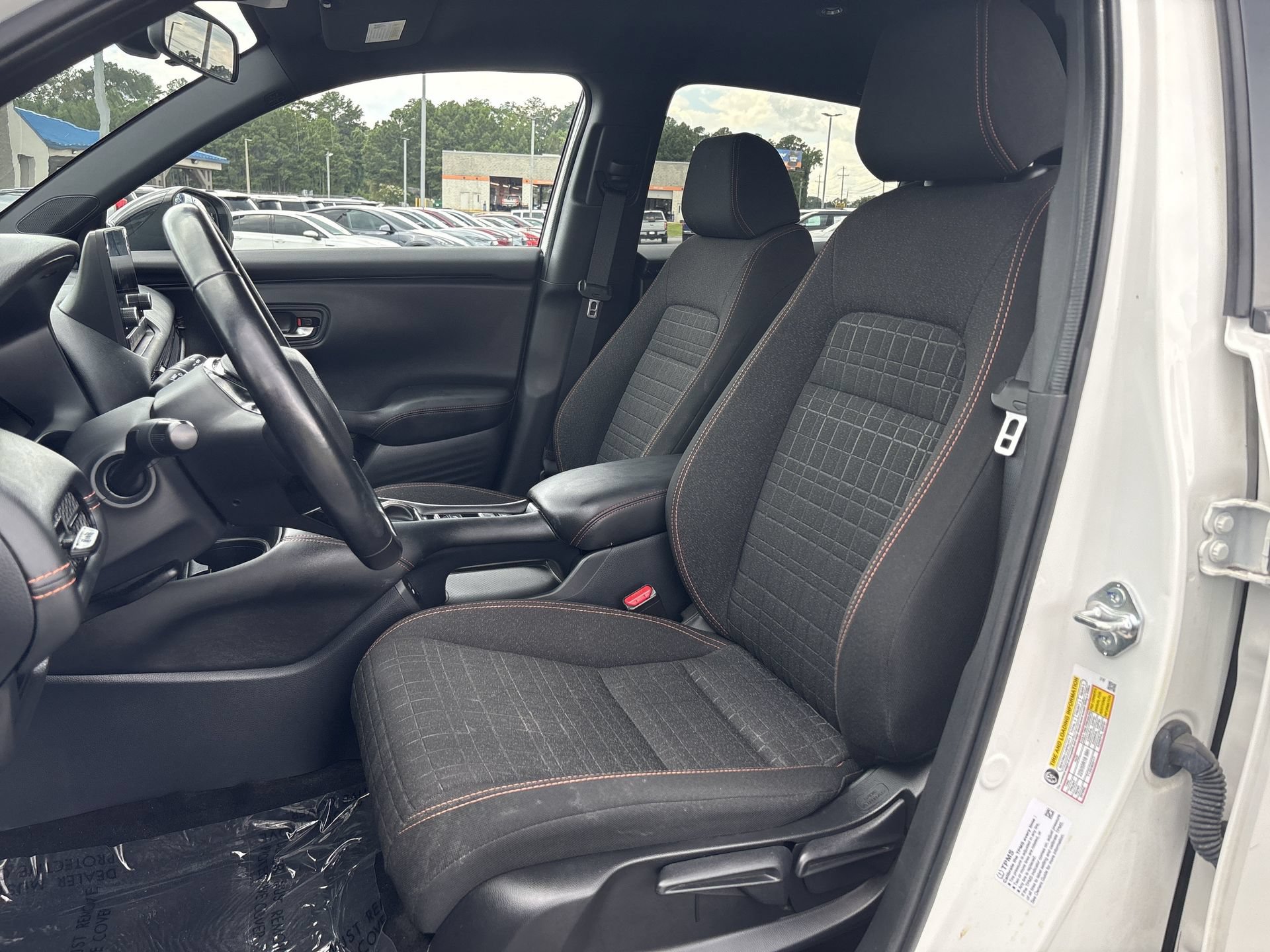 Used 2025 Honda HR-V Sport image 15