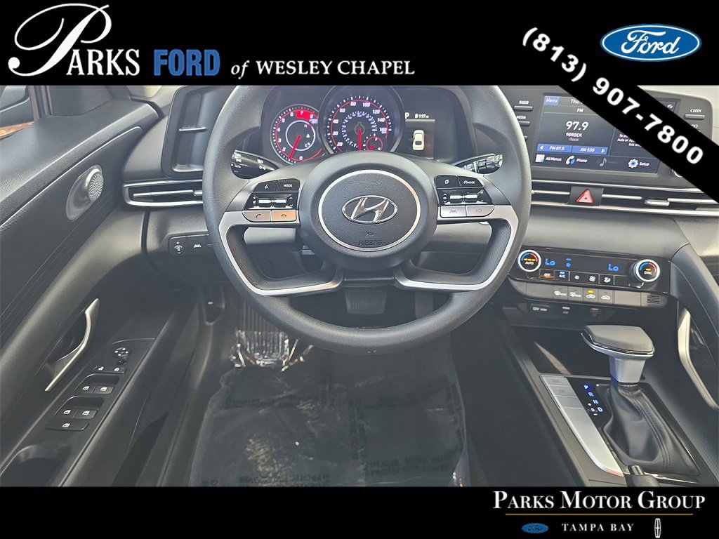 Used 2023 Hyundai Elantra SEL image 11