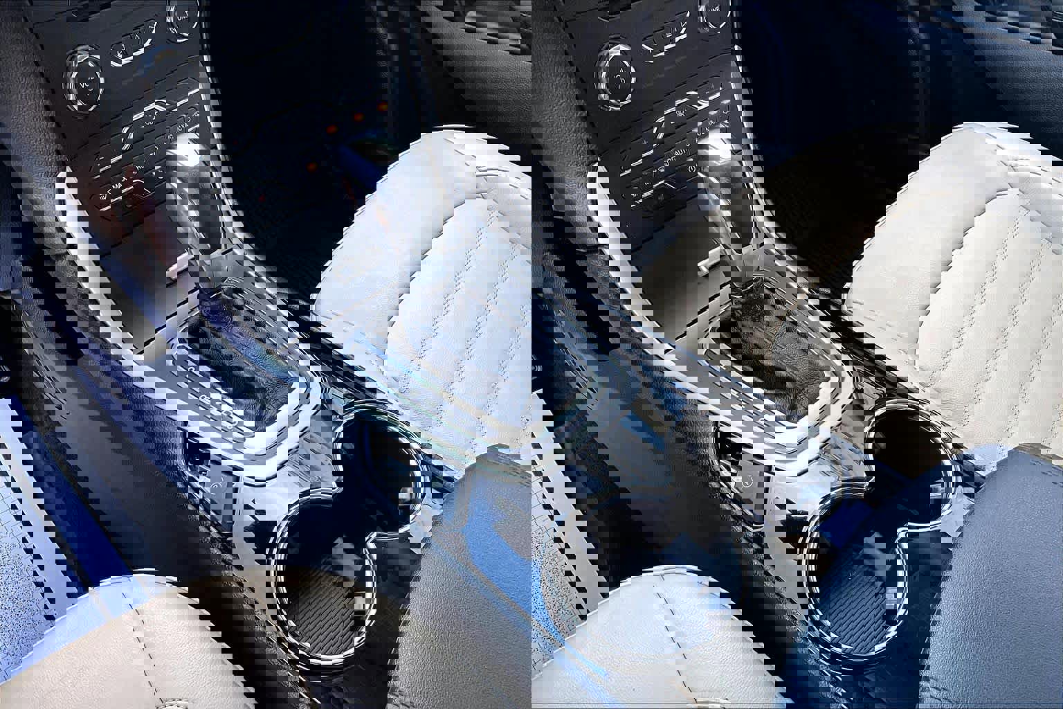 Certified 2018 Ford Edge SEL w/ Equipment Group 201A image 18