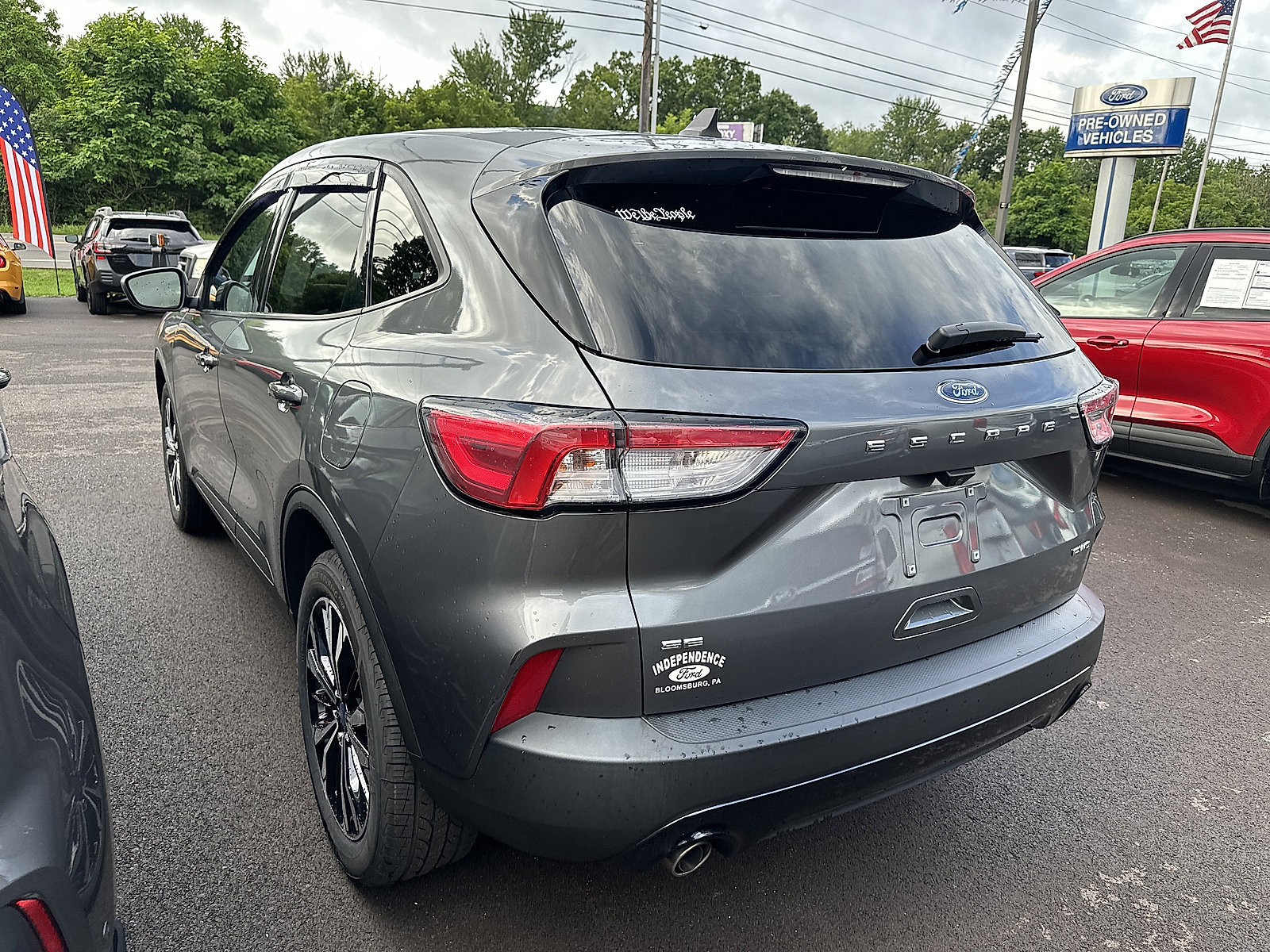 Certified 2022 Ford Escape SE w/ SE Sport Appearance Package AWD/4WD image 4