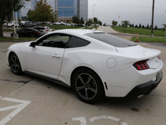 Certified 2024 Ford Mustang Coupe RWD image 5
