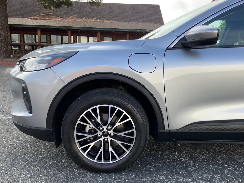 Certified 2024 Ford Escape SE FWD image 10