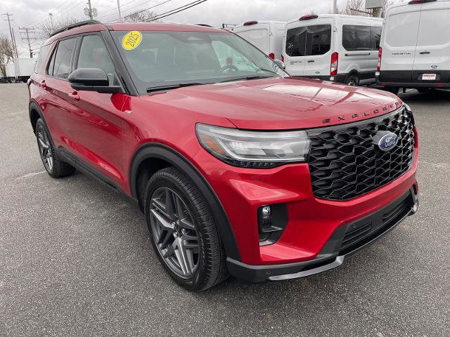 Certified 2025 Ford Explorer ST-Line w/ Premium Package image 7