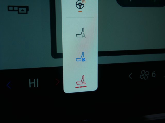 Certified 2025 Ford Expedition Max Platinum image 22