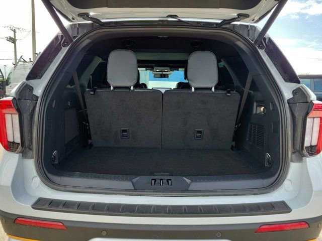 Certified 2026 Ford Explorer Tremor w/ Tremor Ultimate Package AWD/4WD image 9