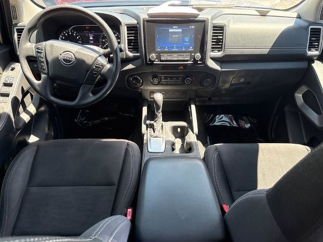Used 2022 Nissan Frontier SV AWD/4WD image 11