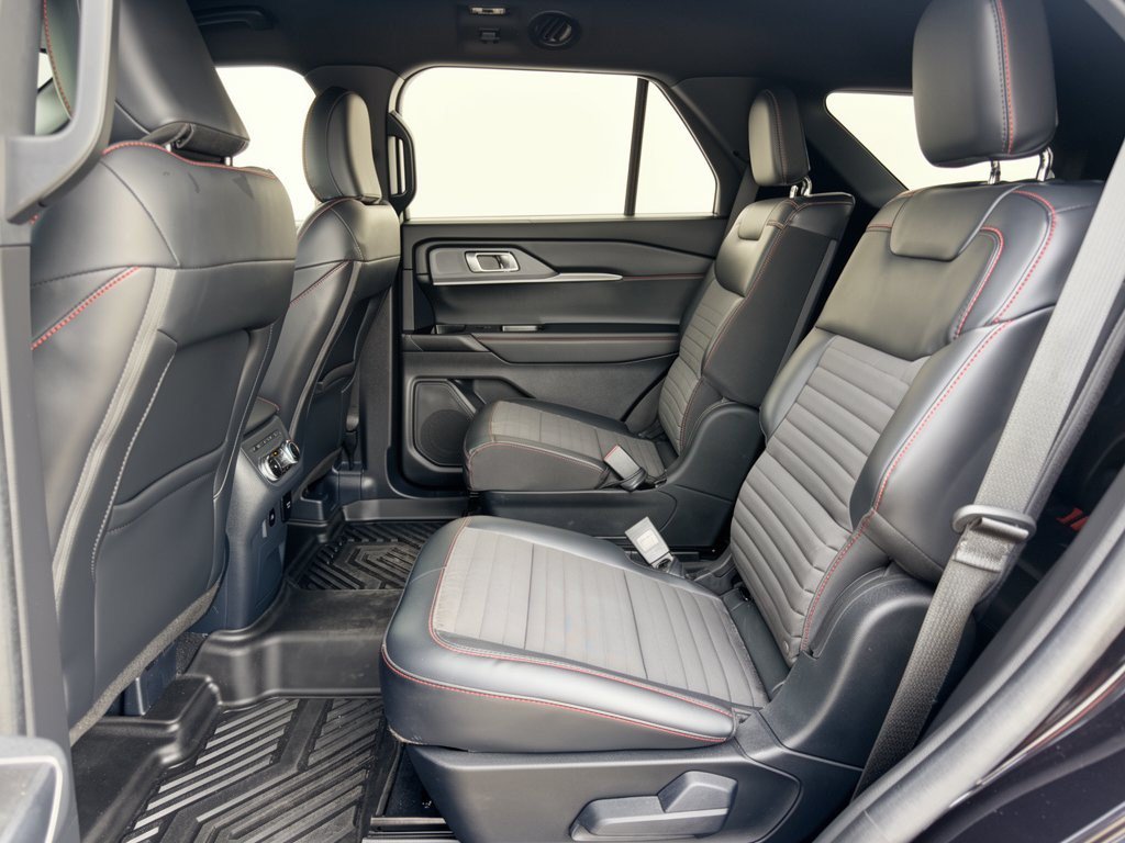 Certified 2025 Ford Explorer ST-Line w/ Premium Package RWD image 25