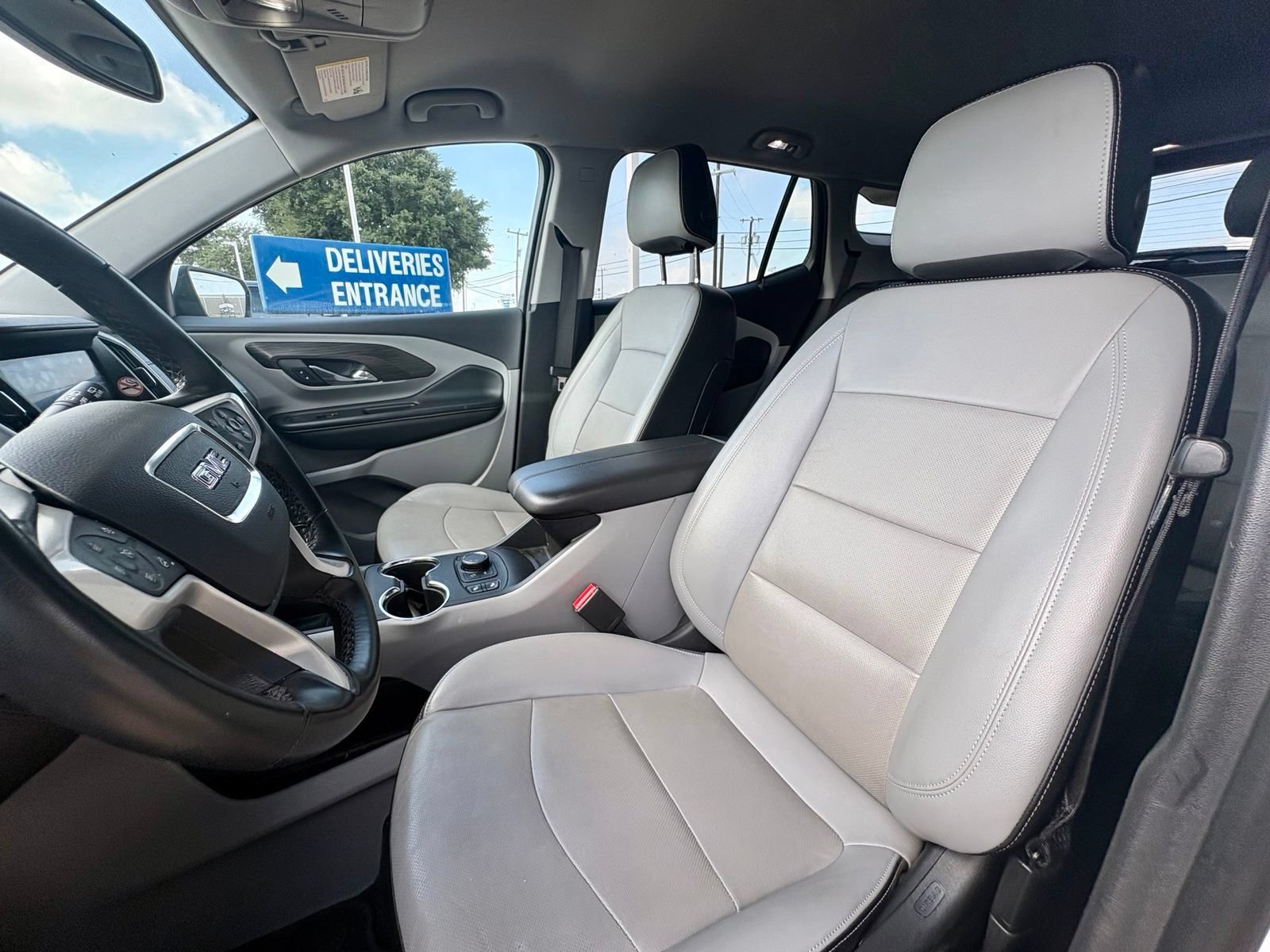 Used 2024 GMC Terrain SLT FWD image 13