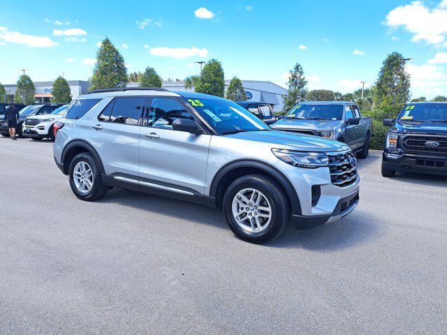 Certified 2025 Ford Explorer Active image 7