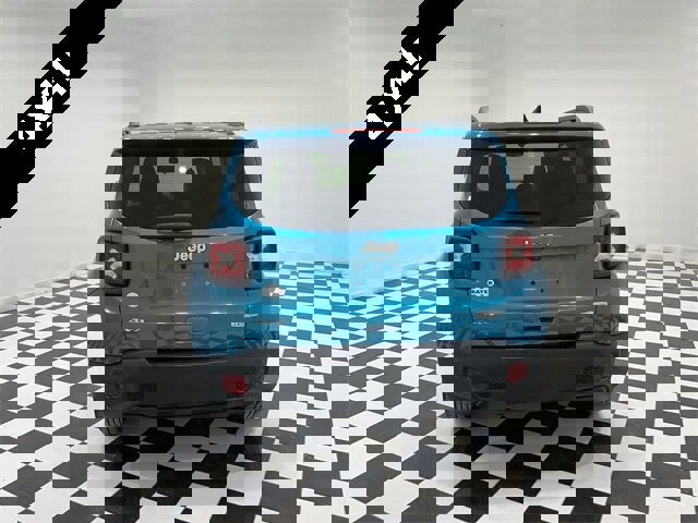 Used 2019 Jeep Renegade Latitude image 3