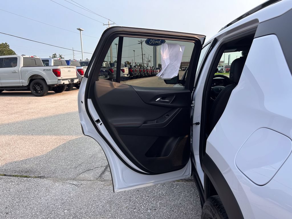 Used 2026 Chevrolet Equinox RS w/ Convenience Package III AWD/4WD image 15