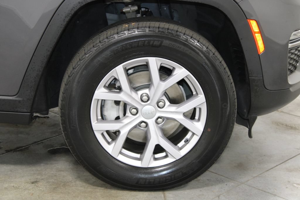 Used 2022 Jeep Grand Cherokee Limited AWD/4WD image 13