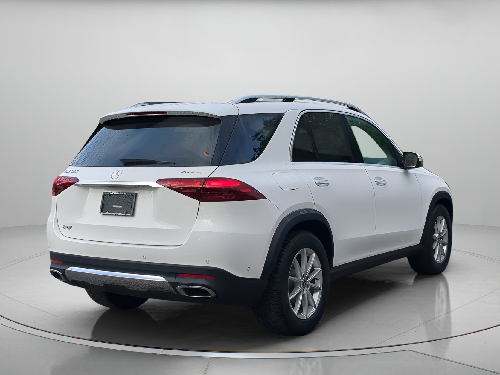 Used 2025 Mercedes-Benz GLE 350 4MATIC w/ Driver Assistance Package image 40