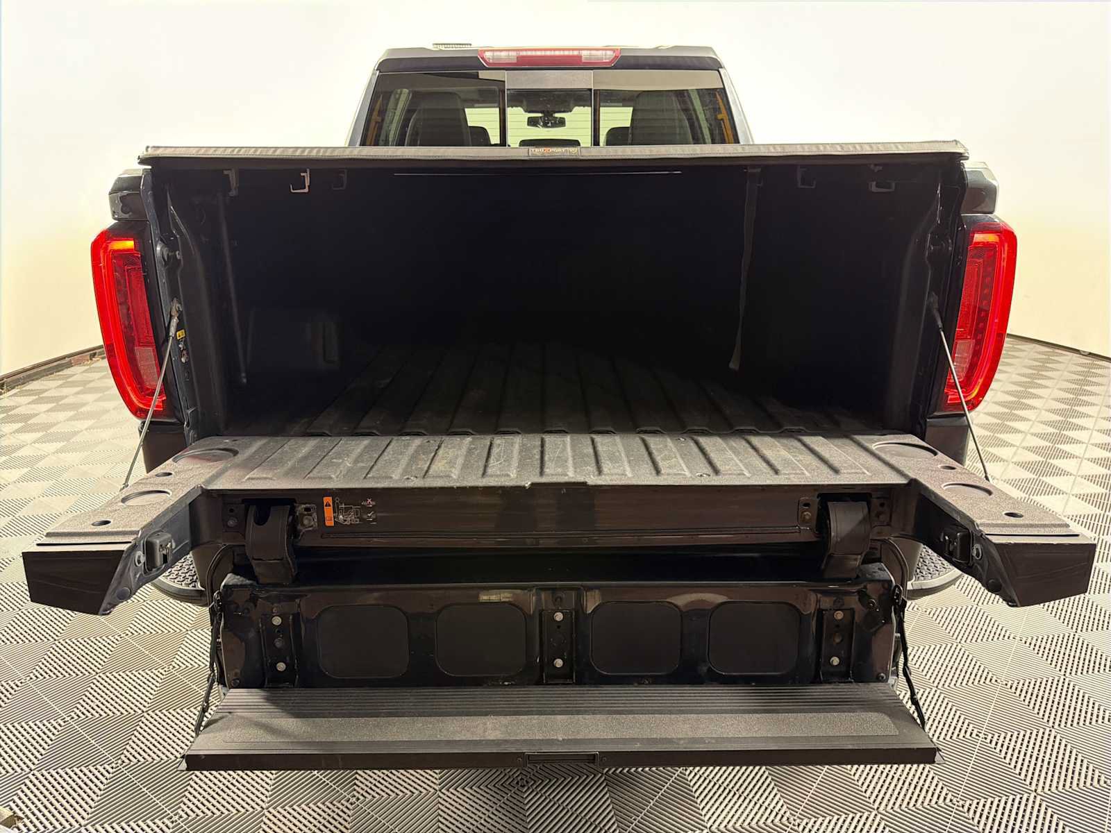 Used 2021 GMC Sierra 1500 Denali AWD/4WD image 22