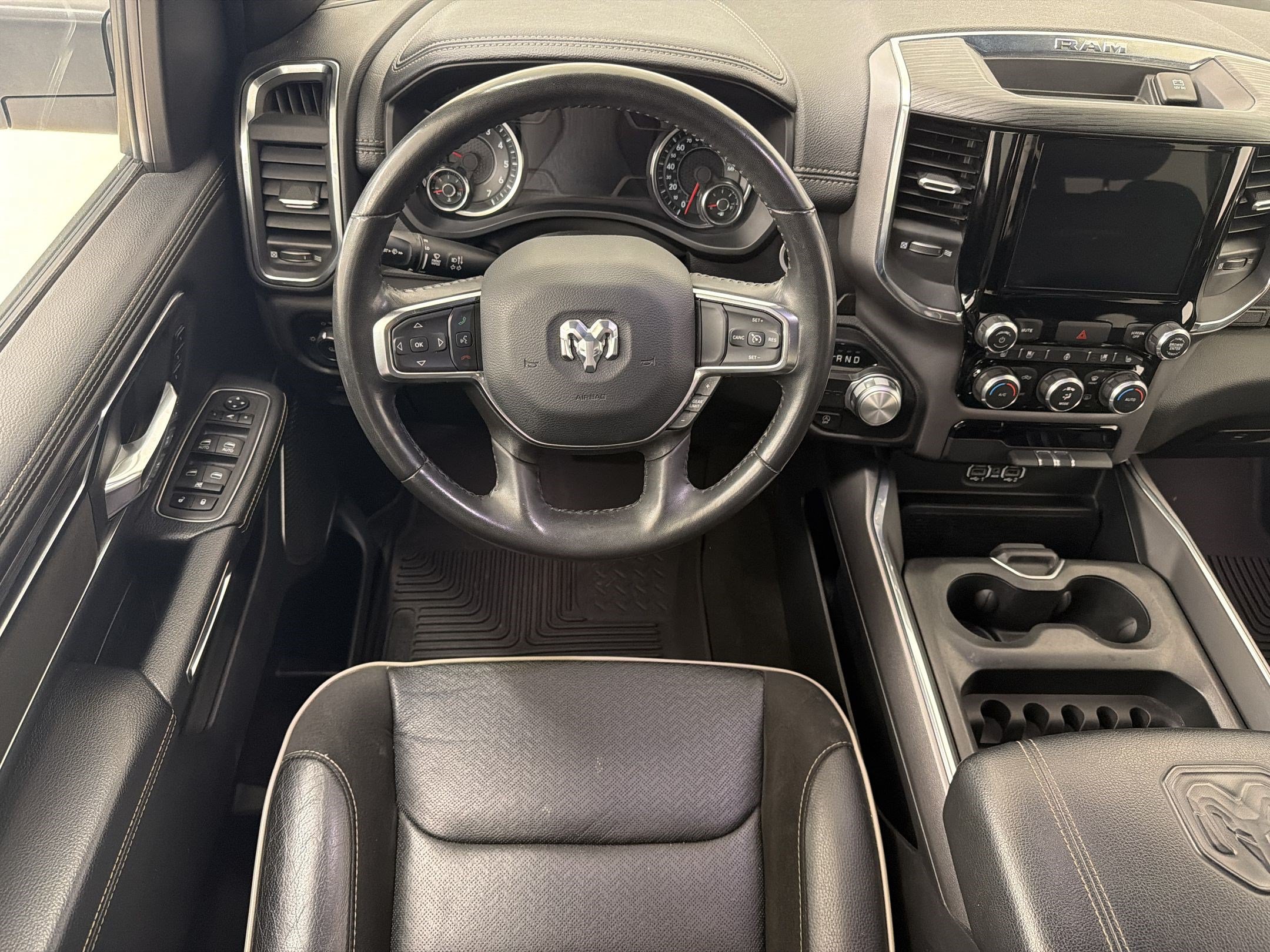 Used 2024 RAM 1500 Laramie RWD image 28