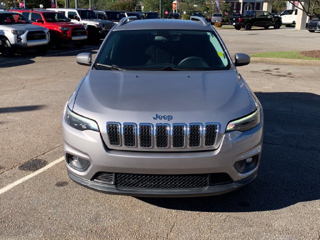Used 2019 Jeep Cherokee Latitude w/ Trailer Tow Group FWD image 2