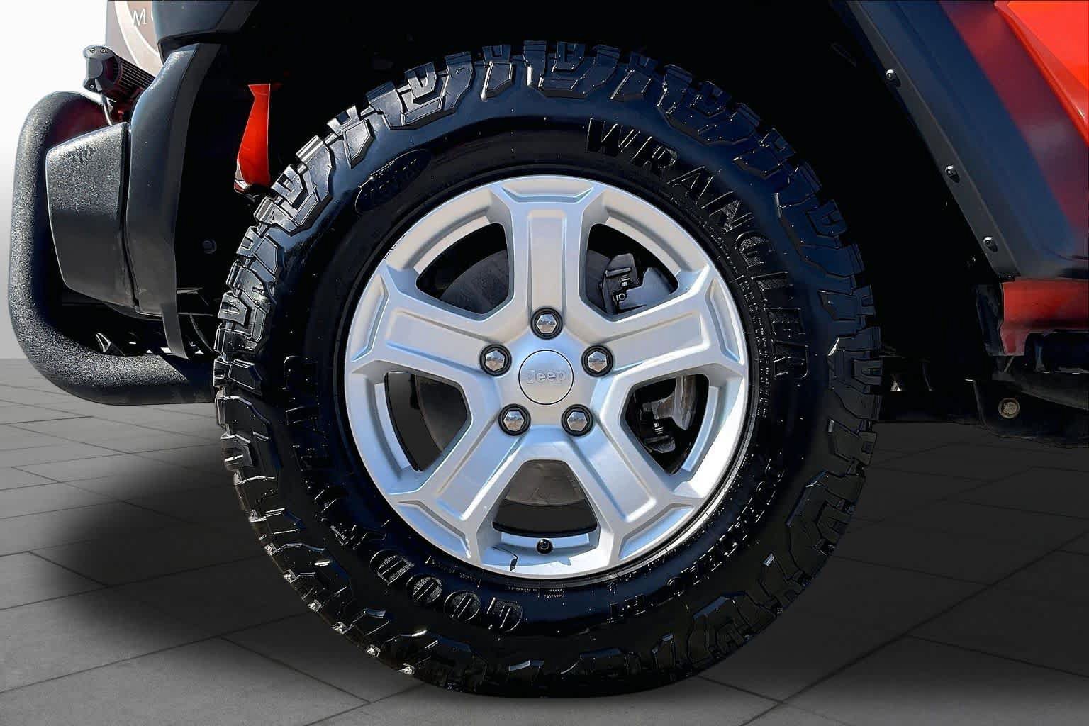 Used 2018 Jeep Wrangler Unlimited Sport AWD/4WD image 11