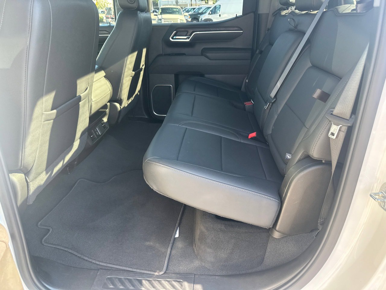Used 2025 GMC Sierra 1500 SLT AWD/4WD image 22