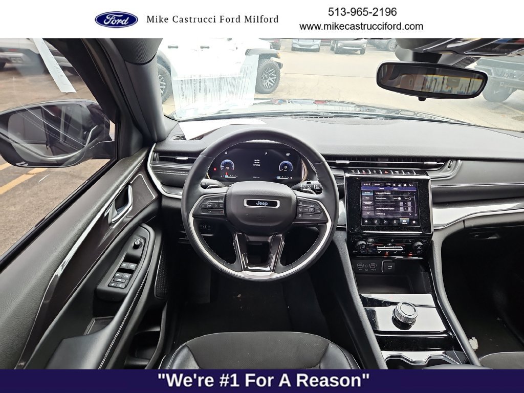 Used 2022 Jeep Grand Cherokee Altitude AWD/4WD image 11