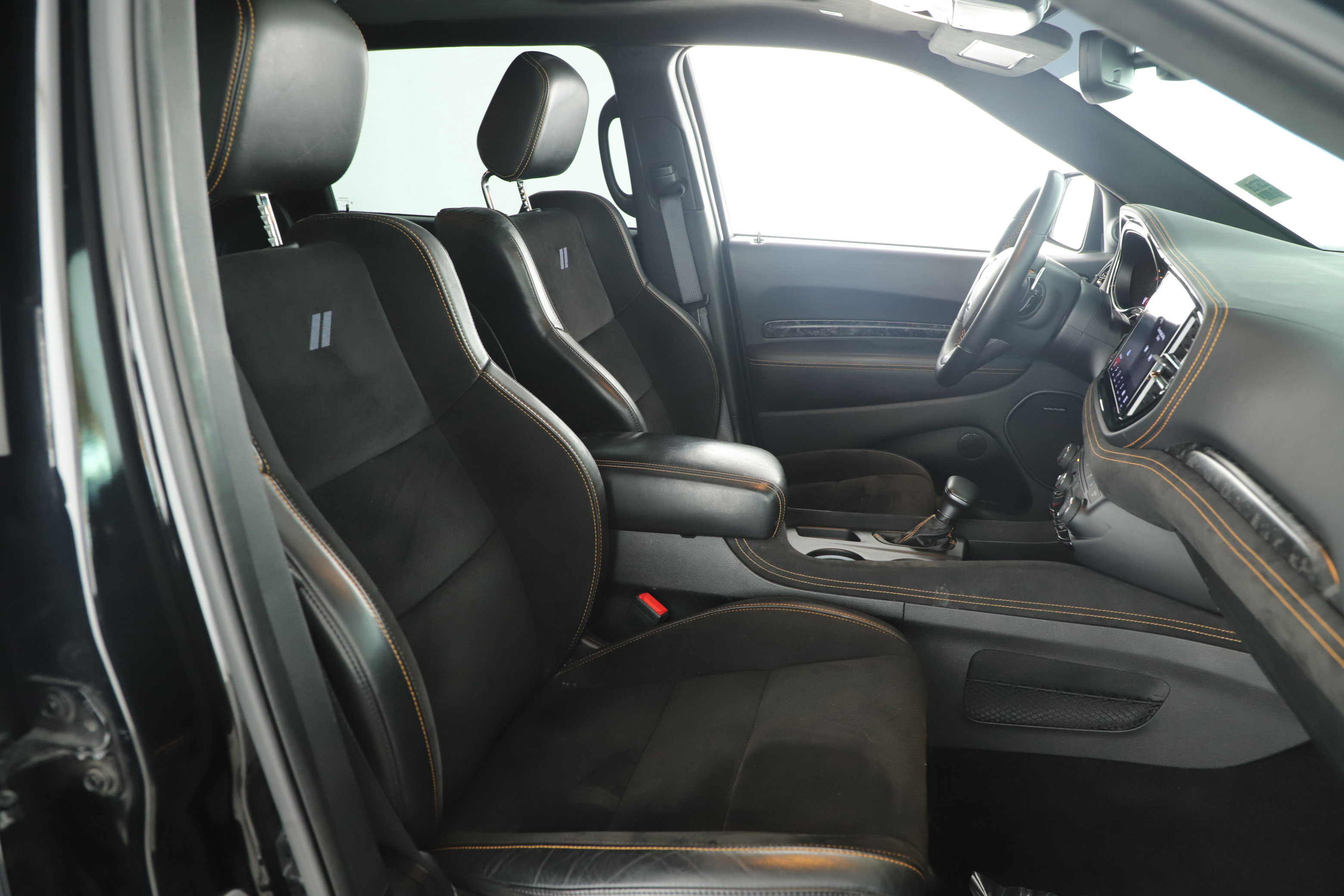 Used 2023 Dodge Durango R/T w/ Hemi Orange Plus Package image 17