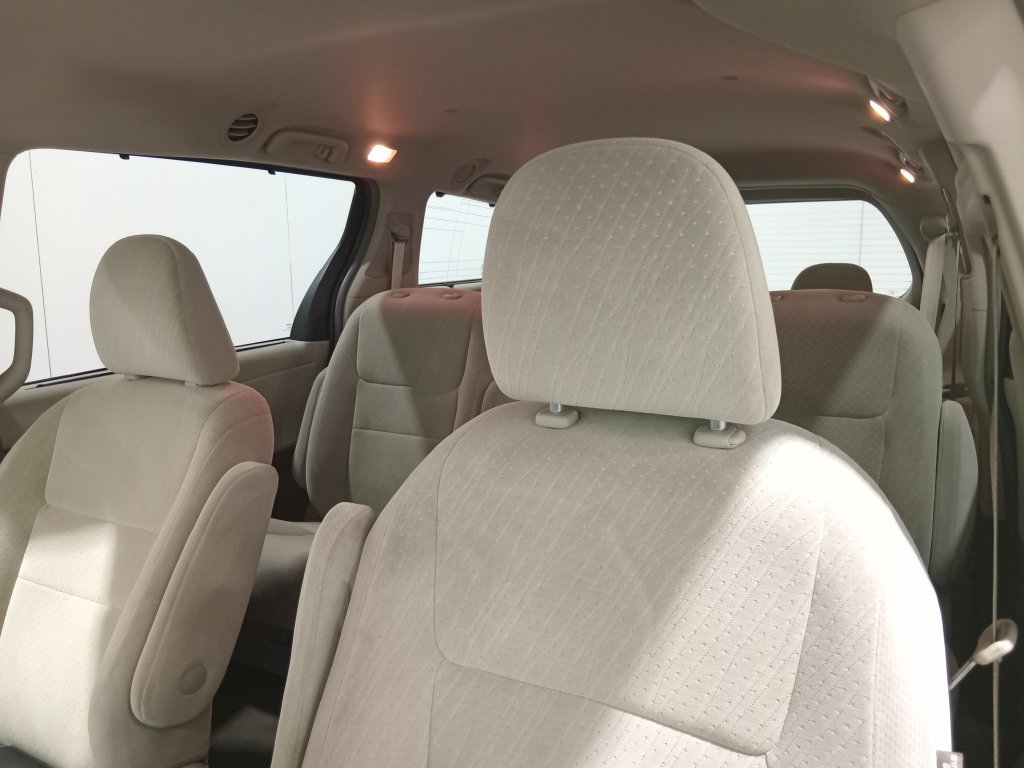 Used 2017 Toyota Sienna LE FWD image 15