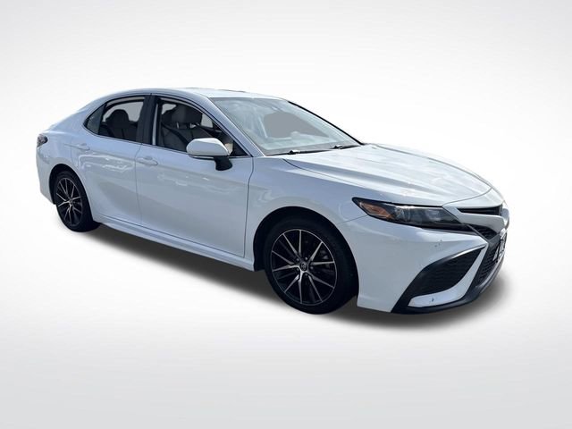 Used 2024 Toyota Camry SE image 8