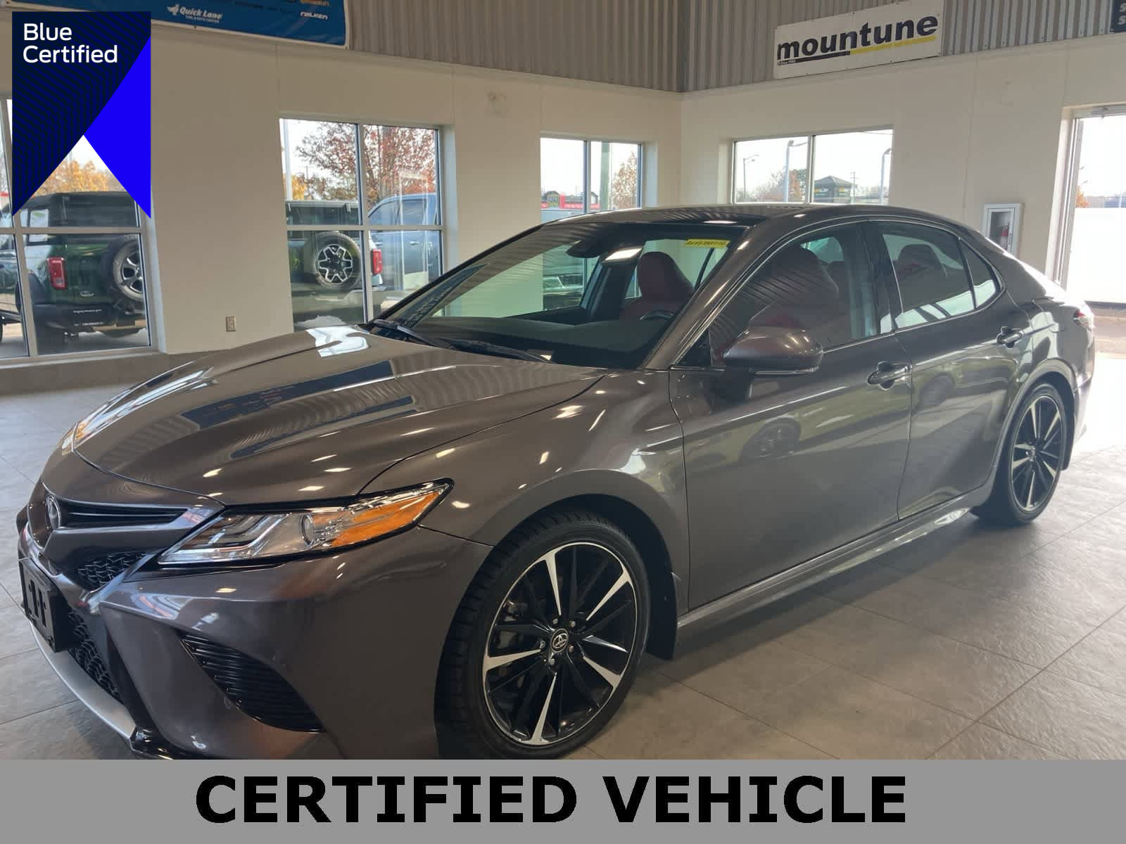 Used 2019 Toyota Camry XSE image 1